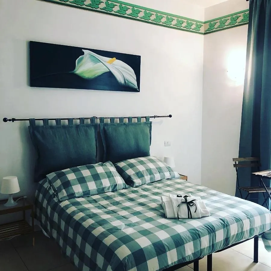 Via Fiume Cento 17 Hotel La Spezia 0*,  Italia